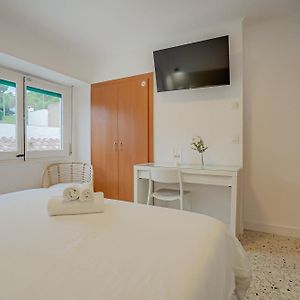 HOSTAL-PENSIÓN Y APARTAMENTO el MOLI
